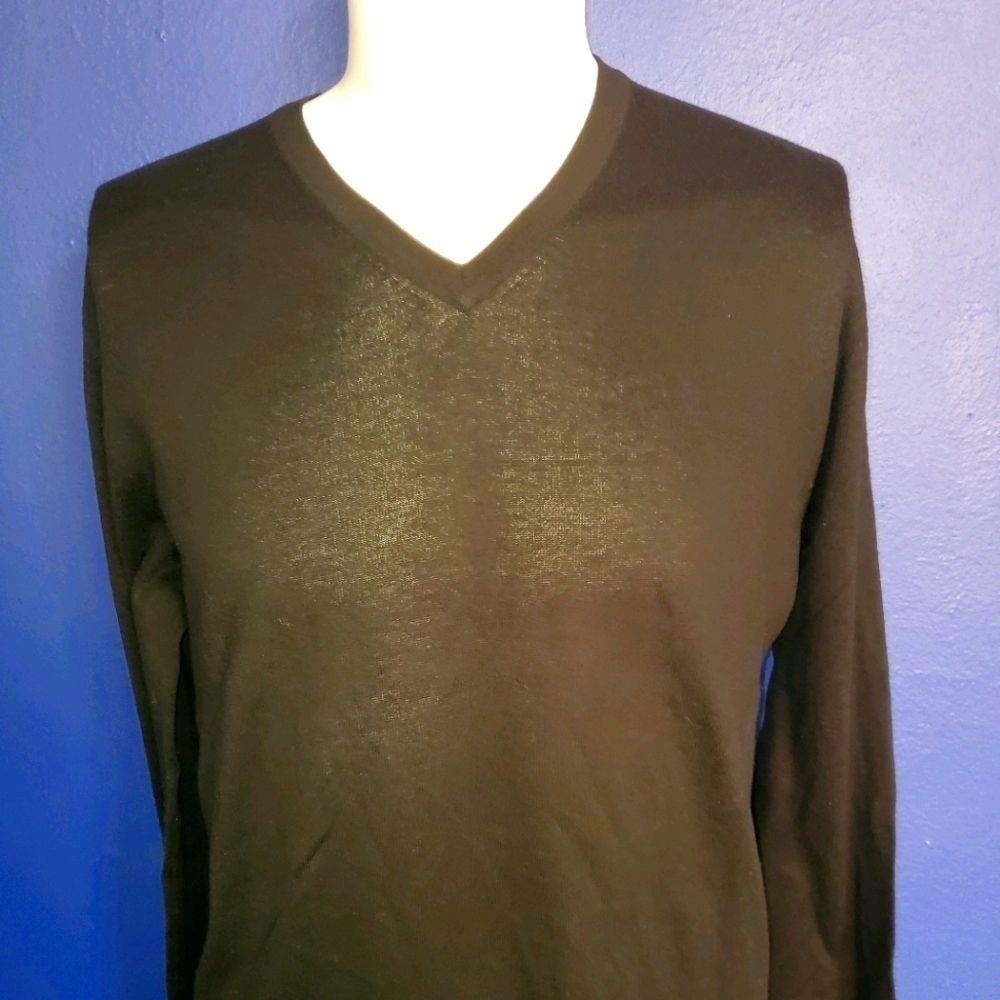 Banana Republic Men's Sweater Size Medium